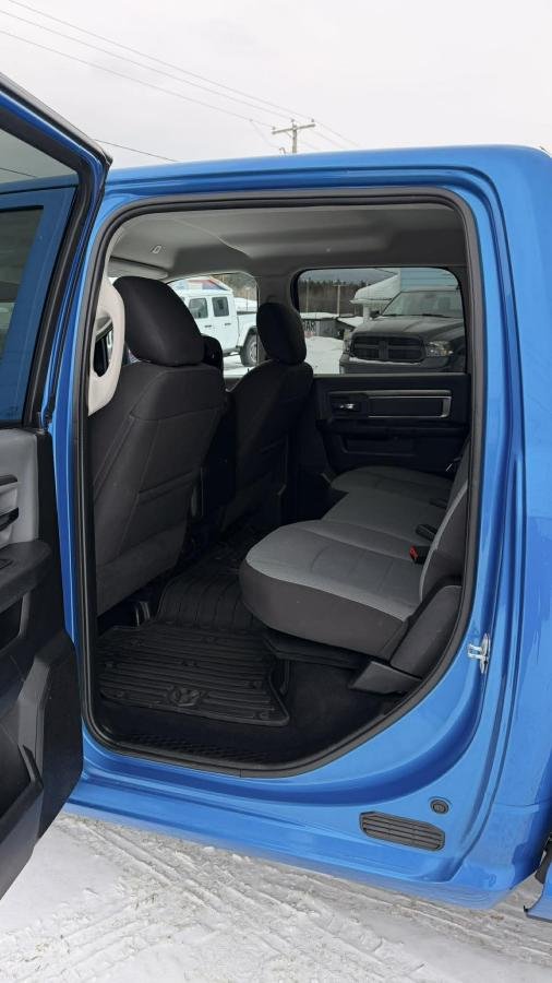 2023 RAM 1500 Classic Blue Lac Mégantic - photo #8