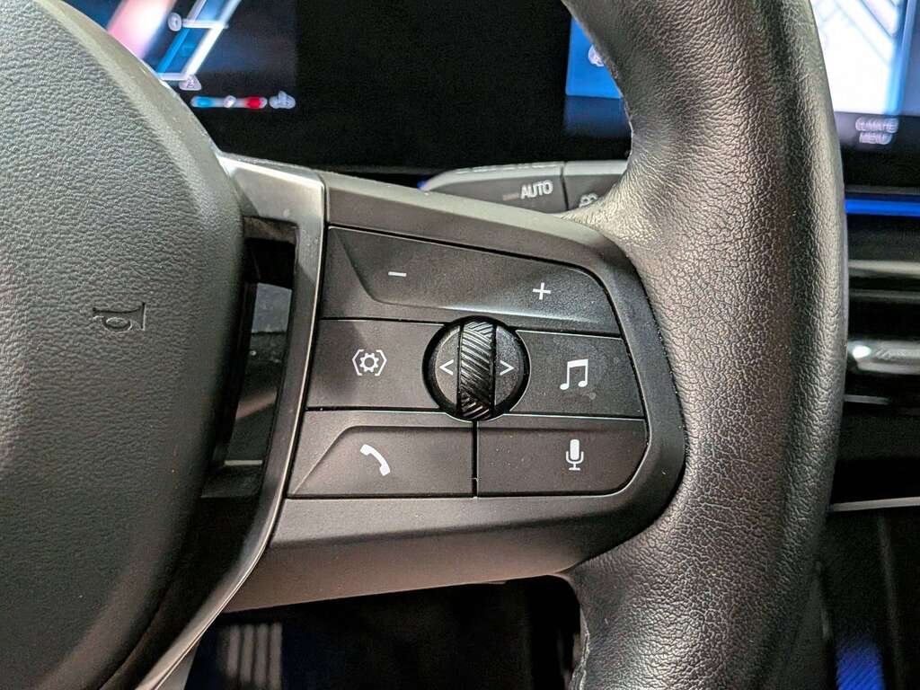 2023 BMW X1 xDrive28i Sports Activity Vehicle Black Val-David - photo #16