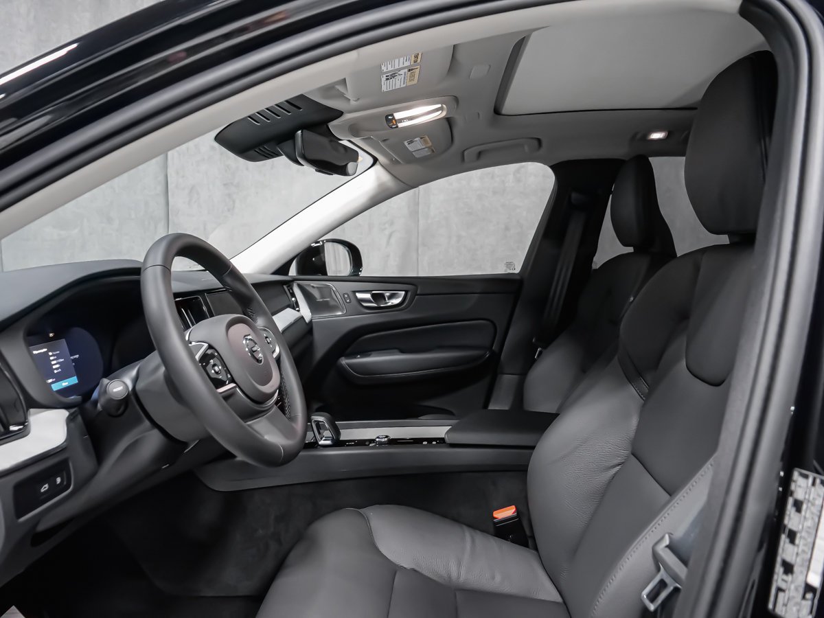 2025 Volvo XC60 Plug-In Hybrid T8 PLUS DARK CLIMATE HARMAN KARDON Black Montreal - photo #11