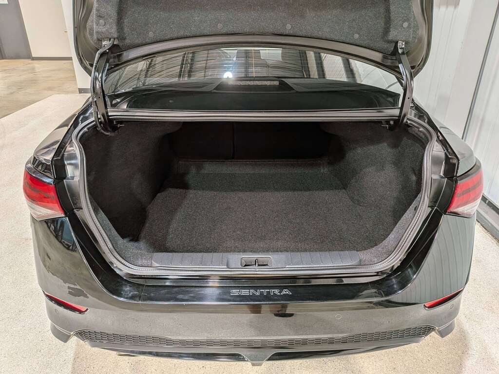 2022 Nissan Sentra SR Midnight Edition CVT Black Val-David - photo #8
