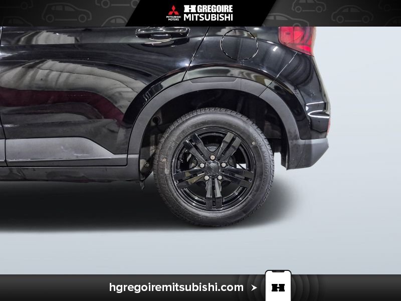 2023 Hyundai Venue Black Saint-Eustache - photo #11