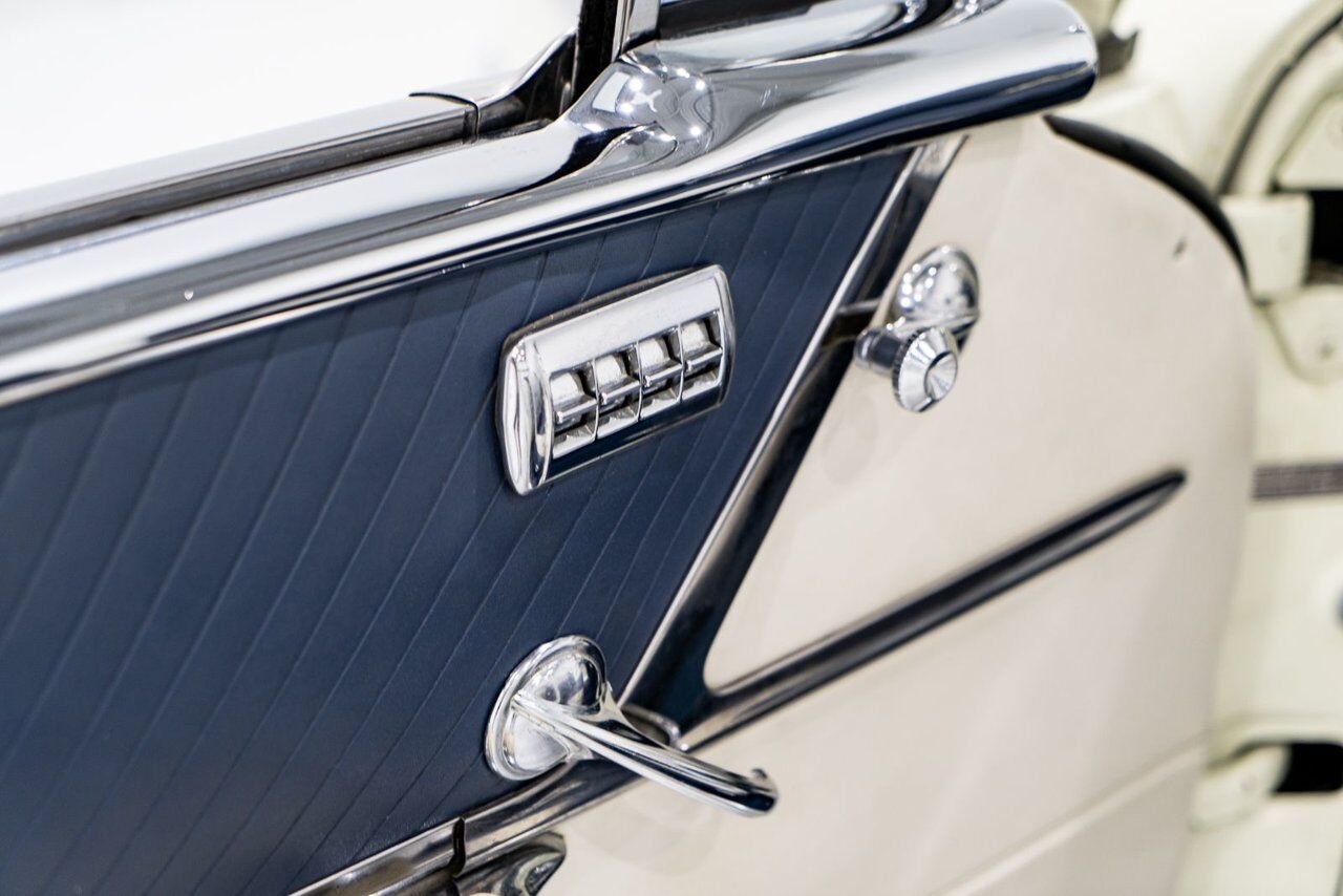 1957 Pontiac Bonneville *PRICE IN USD* Fuel injected 347/315HP 1 of 630 produced White Montreal - photo #67