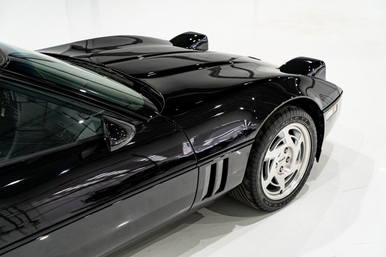 1990 Chevrolet Corvette ZR1 | PRIX EN USD Black Montreal - photo #41