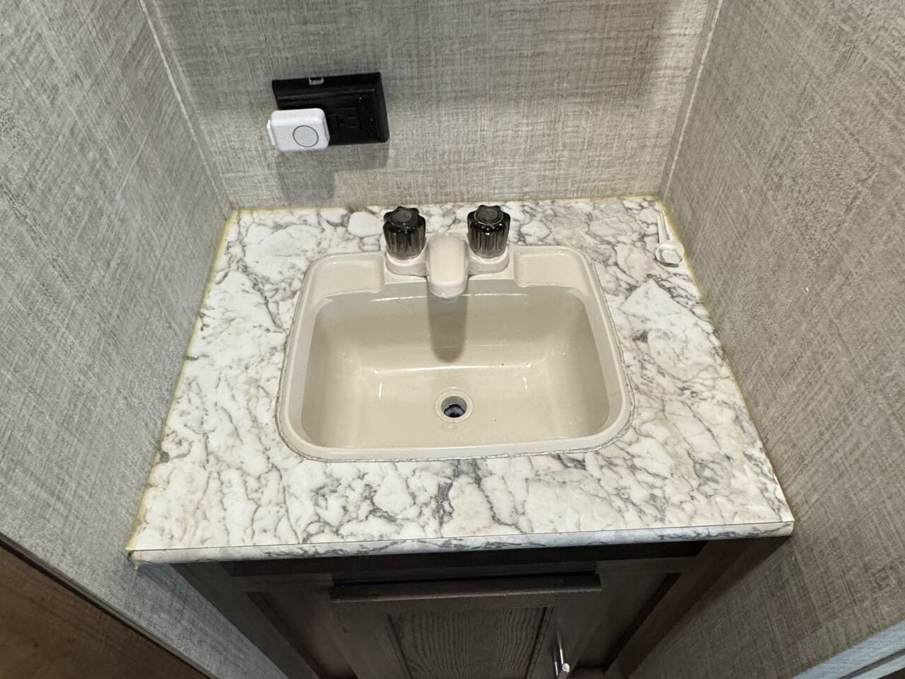 GRAND RIVER 267BH. BUNKHOUSE ULTRALITE SERIES 2019 Blanc Granby - photo #15