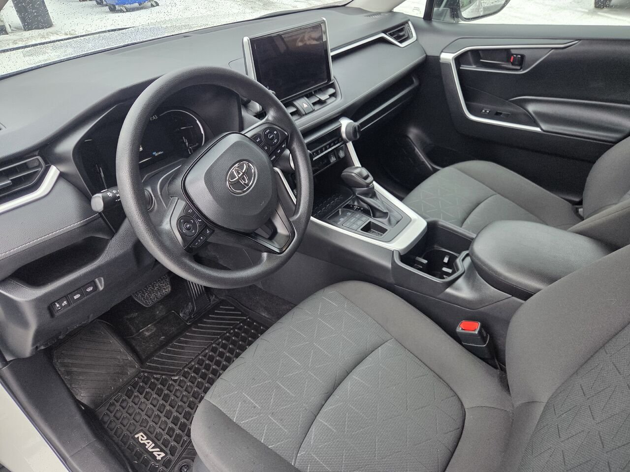 Toyota RAV4 LE TI 2023 blanc Lac-Etchemin - photo #9