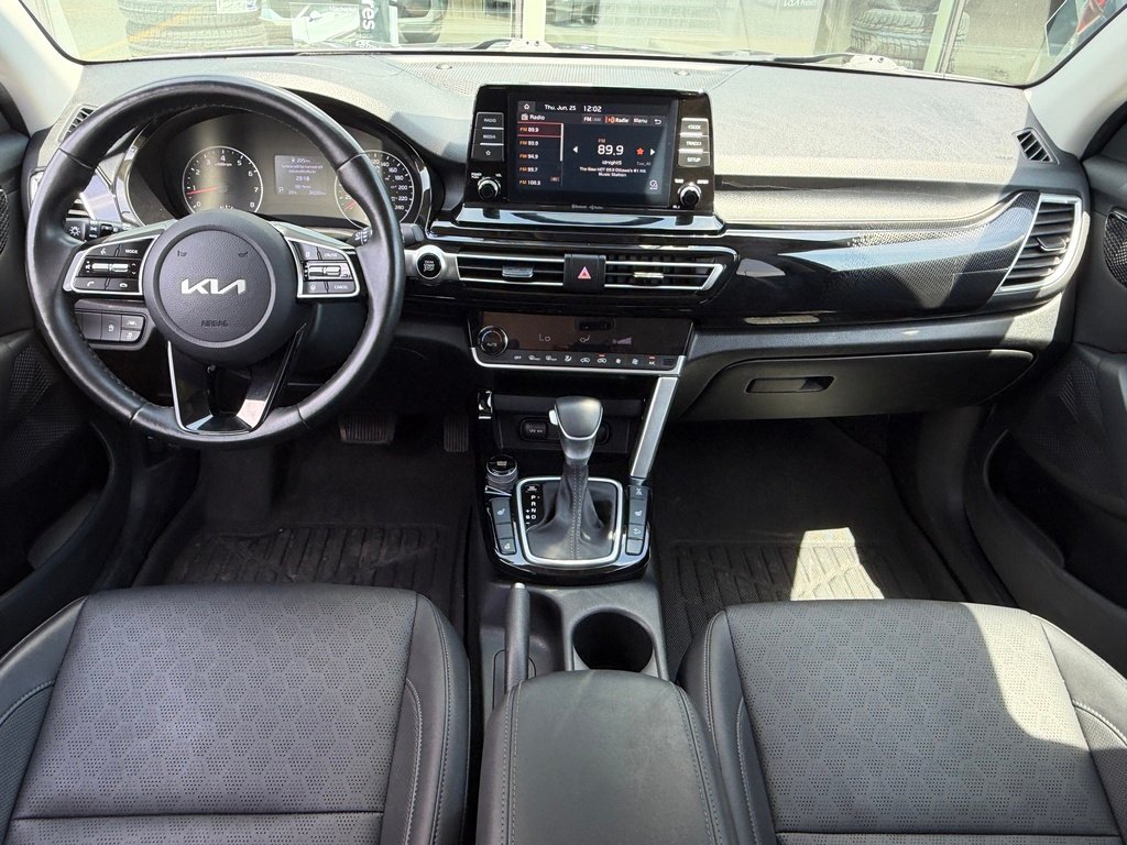 Kia Seltos 2022 Gris Gatineau - photo #15