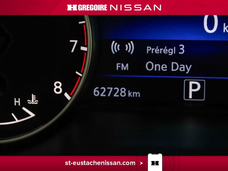 2017 Nissan Maxima White Laval - photo #17