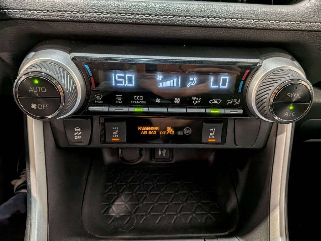 2019 Toyota RAV4 AWD XLE Grey Val-David - photo #26