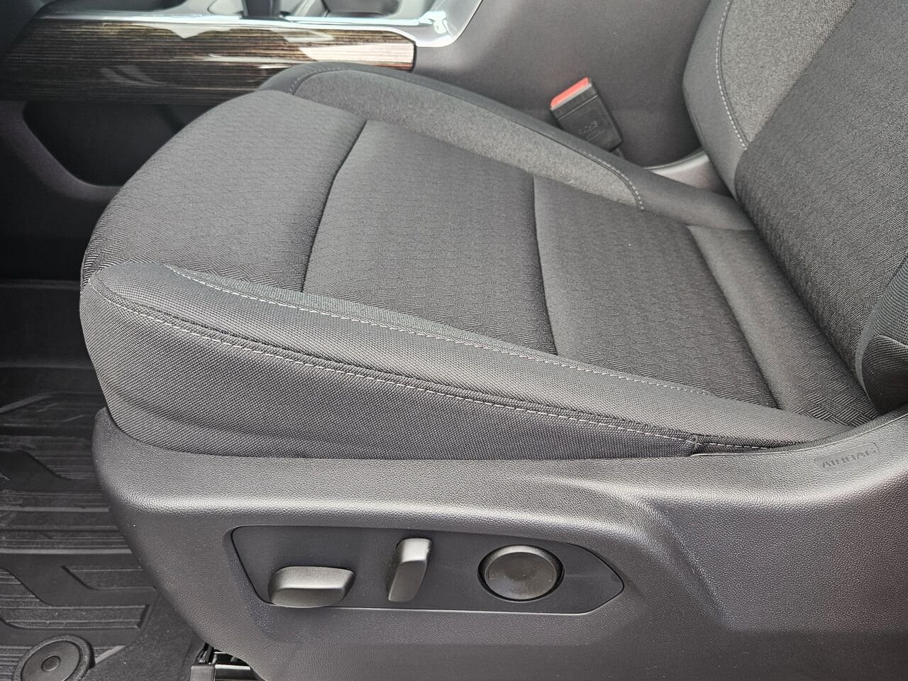 2026 GMC Sierra 1500 Elevation cabine multiplace 4RM 157 po Summit White Thetford Mines - photo #14