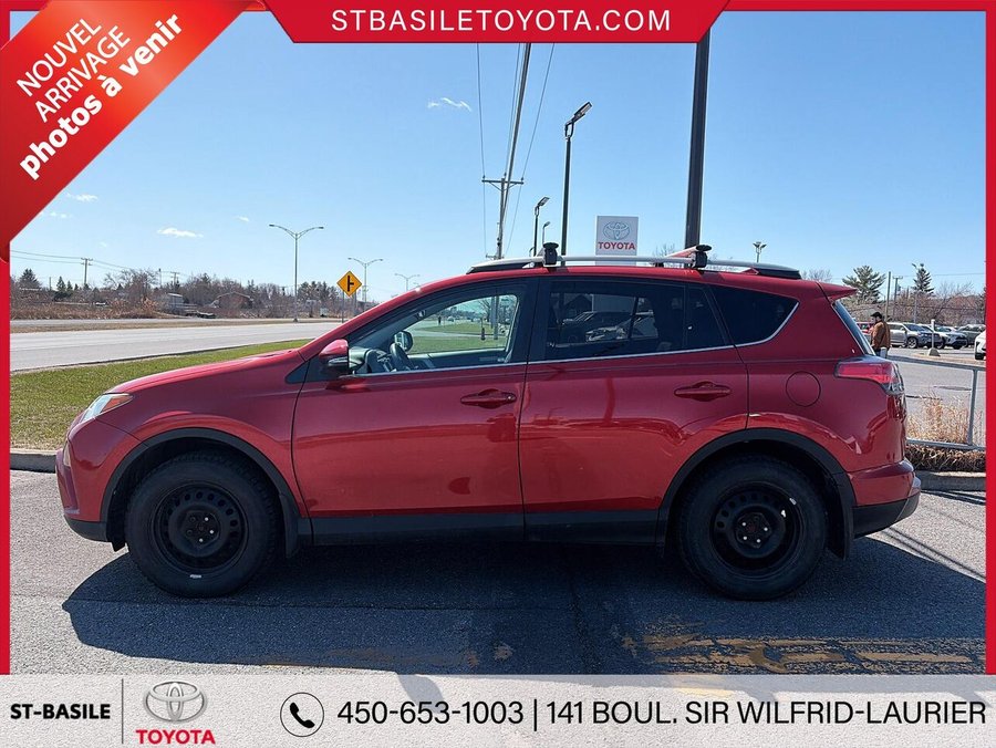 2017 Toyota RAV4 2017 Red