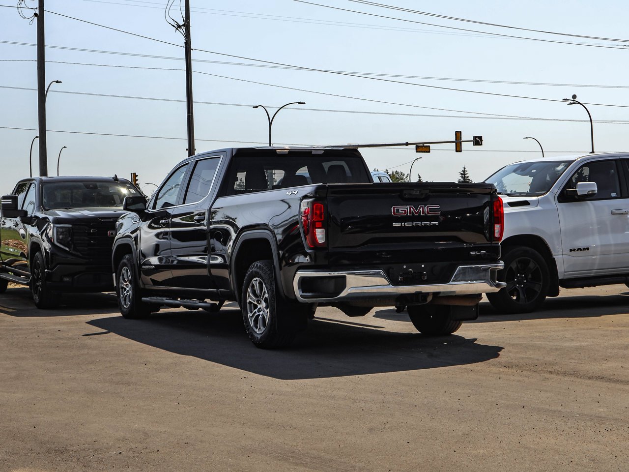 2023 GMC Sierra 1500 4WD Crew Cab 147 SLE Black Sherwood Park - photo #5