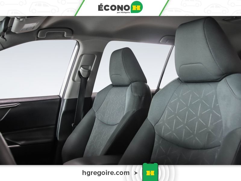 2019 Toyota Rav 4 White Laval - photo #8