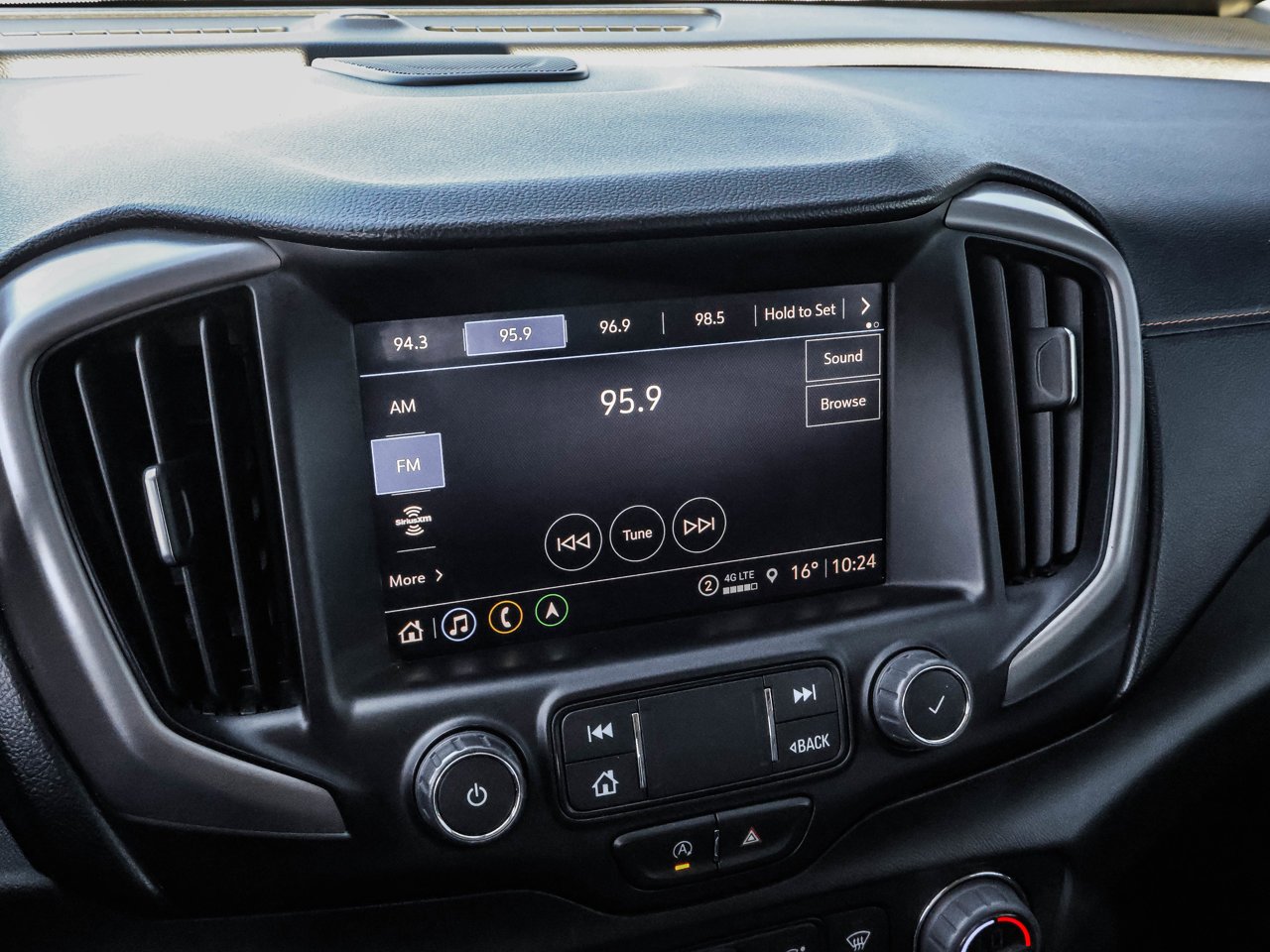 2022 GMC Terrain AWD 4dr AT4 White Sherwood Park - photo #28