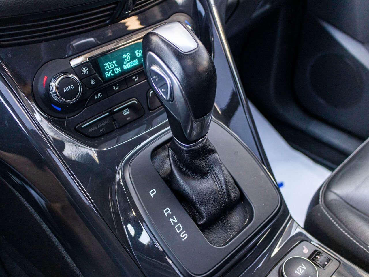 2014 Ford Escape 4 RM 4 portes Titanium White Châteauguay - photo #14