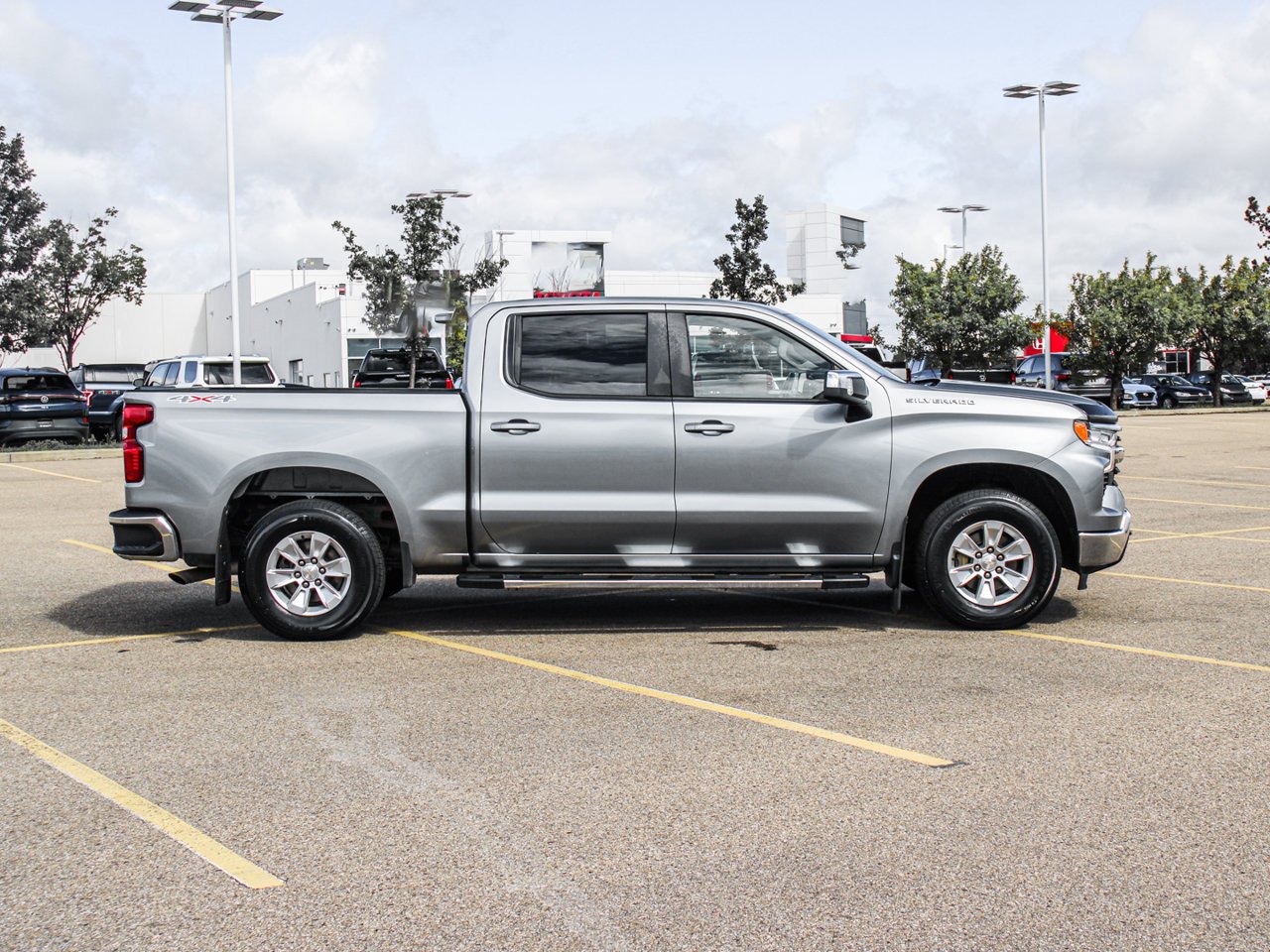 2023 Chevrolet Silverado 1500 4WD Crew Cab 147 LT Grey Sherwood Park - photo #9