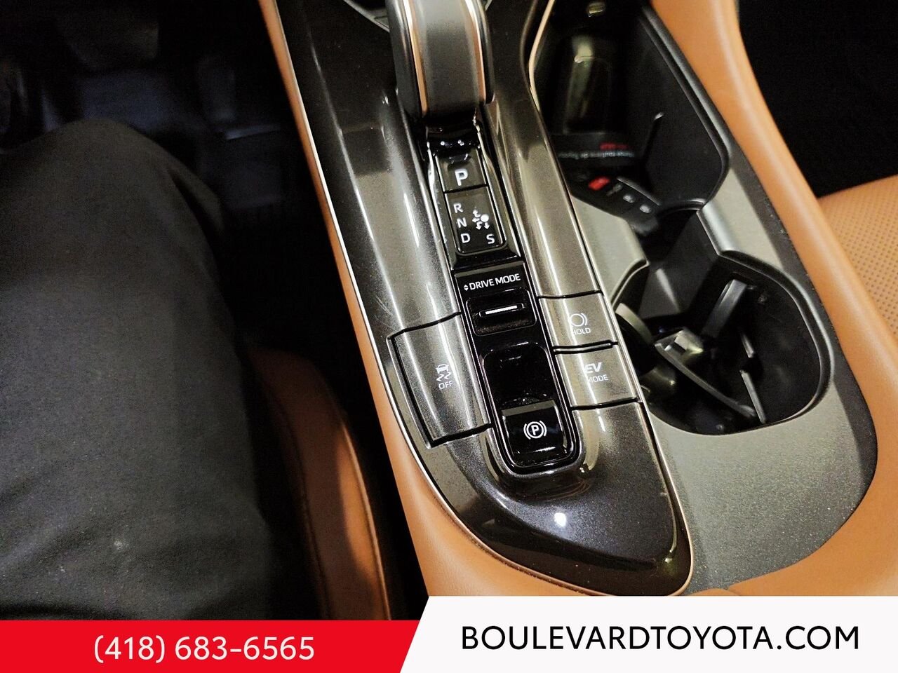 2025 Toyota Crown Signia 100029A-41 | LIMITED, AWD Storm Cloud Québec - photo #19