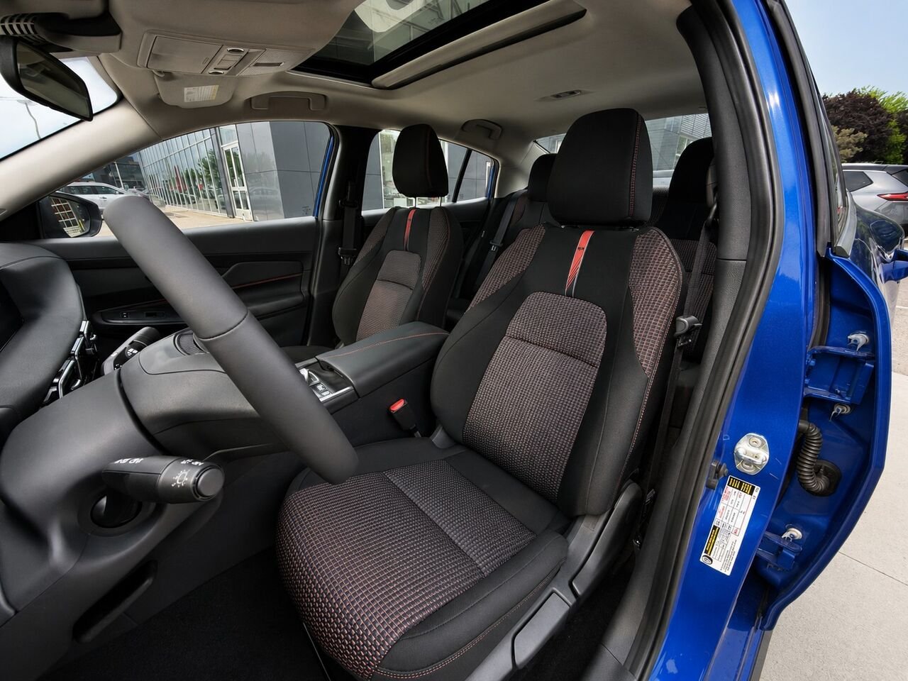 2026 NISSAN Sentra SENTRA SR Bluestone Pearl/Super Black Châteauguay - photo #10