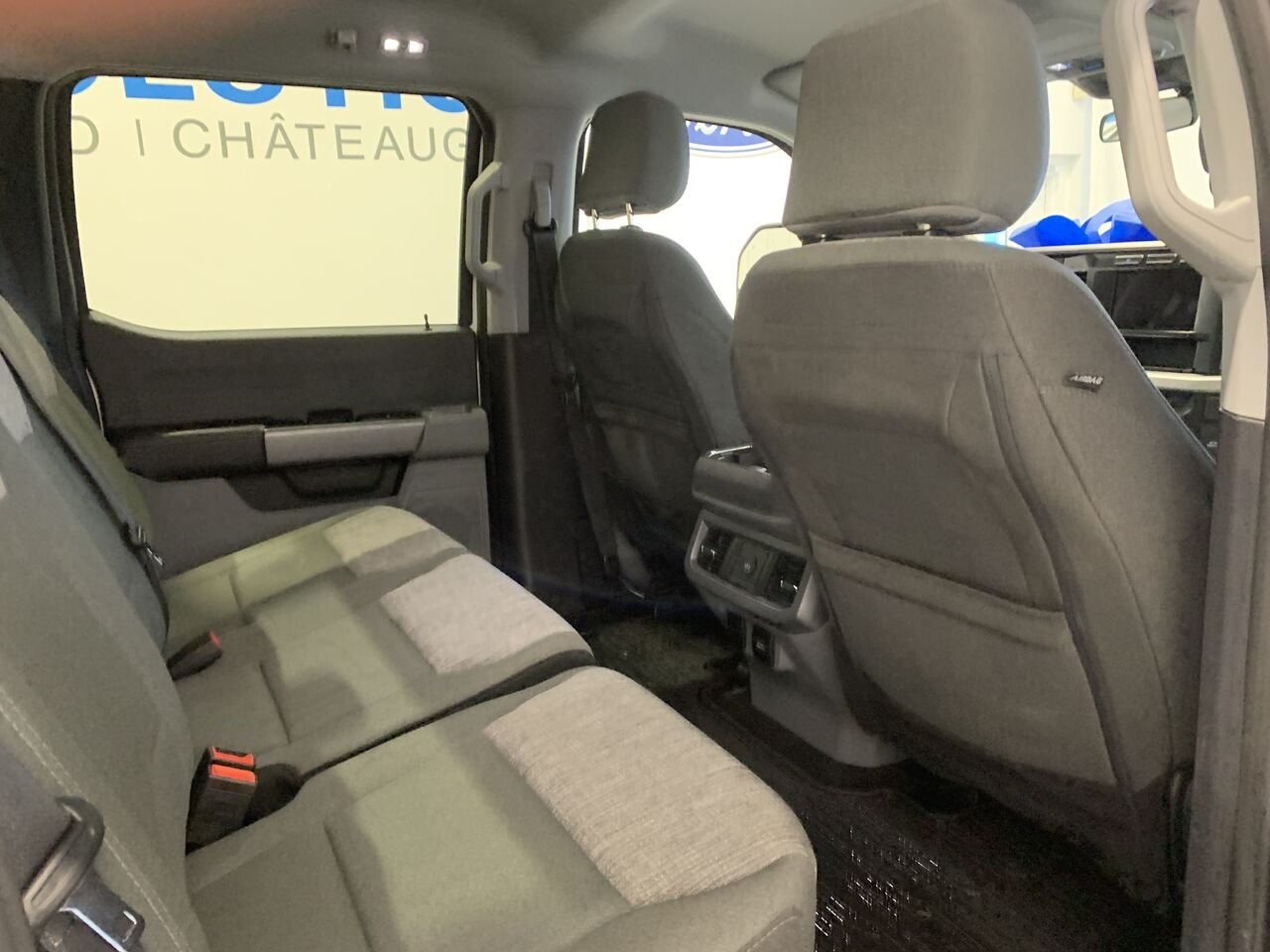 2024 Ford Super Duty F-250 SRW XLT White Châteauguay - photo #19