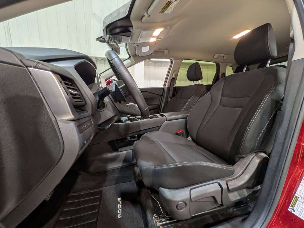 2024 Nissan Rogue AWD S Red Val-David - photo #1
