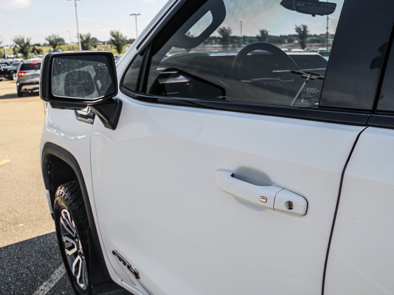 2022 GMC Sierra 1500 4WD Crew Cab 147 AT4 White Sherwood Park - photo #12