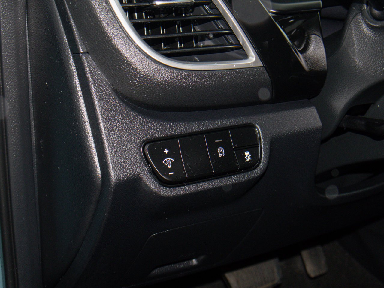 2025 Kia Seltos EX AWD Blue Sherwood Park - photo #20