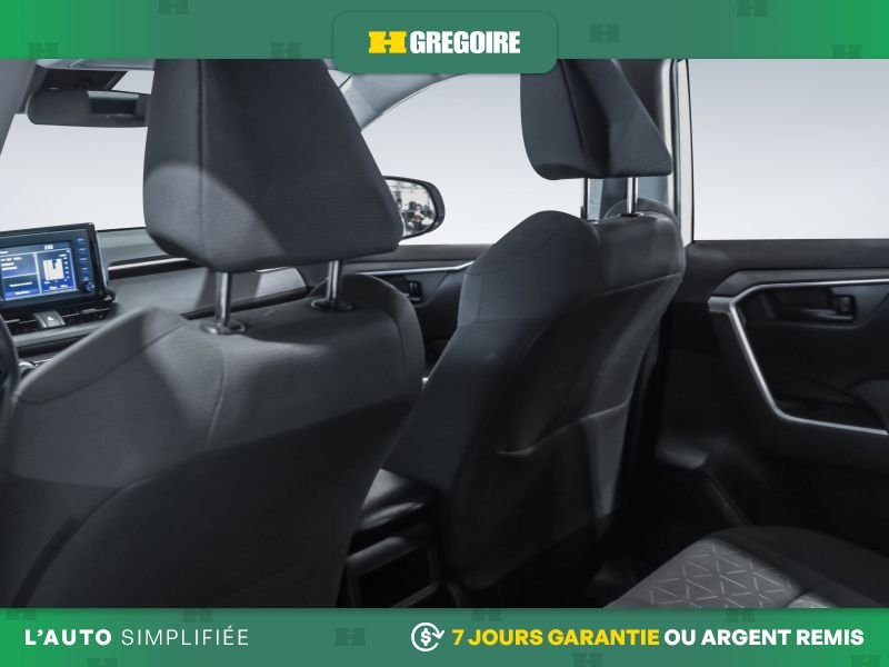 2021 Toyota Rav 4 White Laval - photo #21