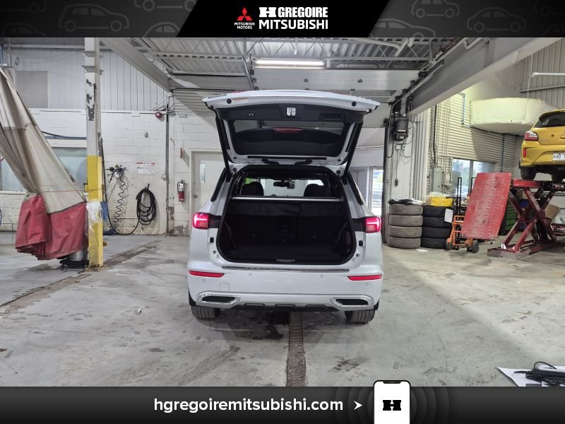 2023 Mitsubishi Outlander Plug-In Hybrid White Blainville - photo #31