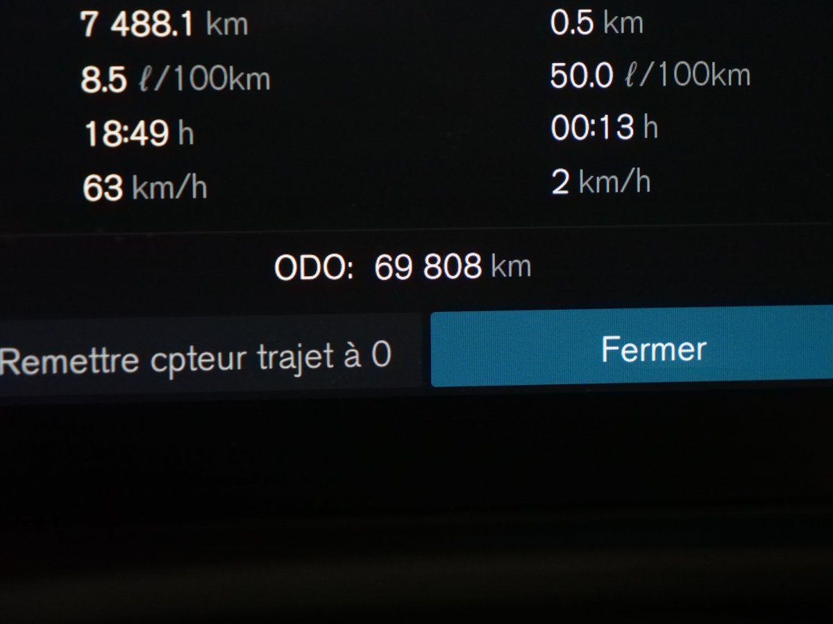 2023 Volvo XC40 B4 CORE CLIMATE Grey Montreal - photo #8