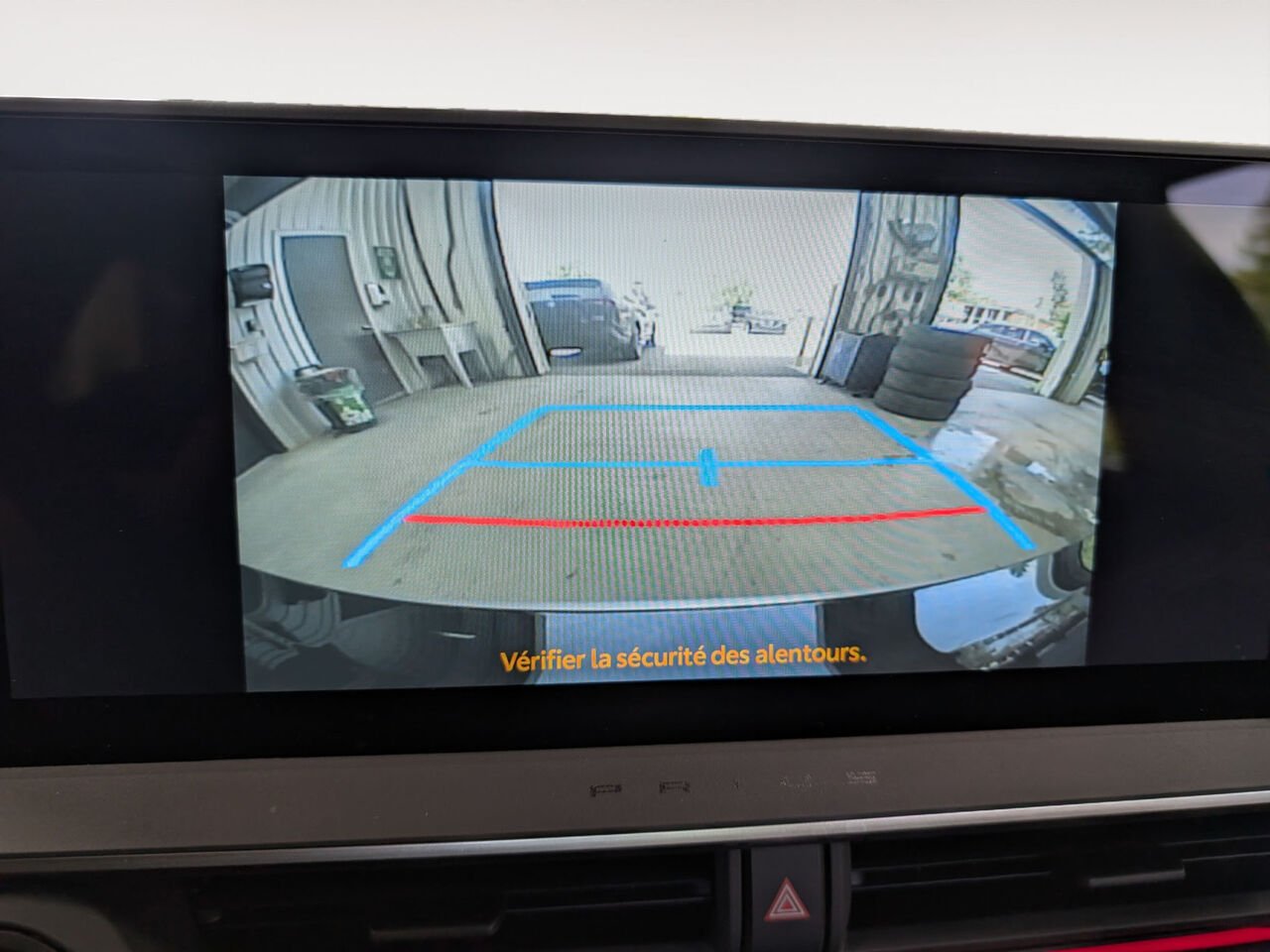 Toyota Prius Prime XSE/SIÈGES CHAUFFANTS/TOIT PANORAMIQUE FIXE/VOLANT CHAUFFANT/SIÈGES EN CUIR/AC 2025 Argent Incisif Sherbrooke - photo #9