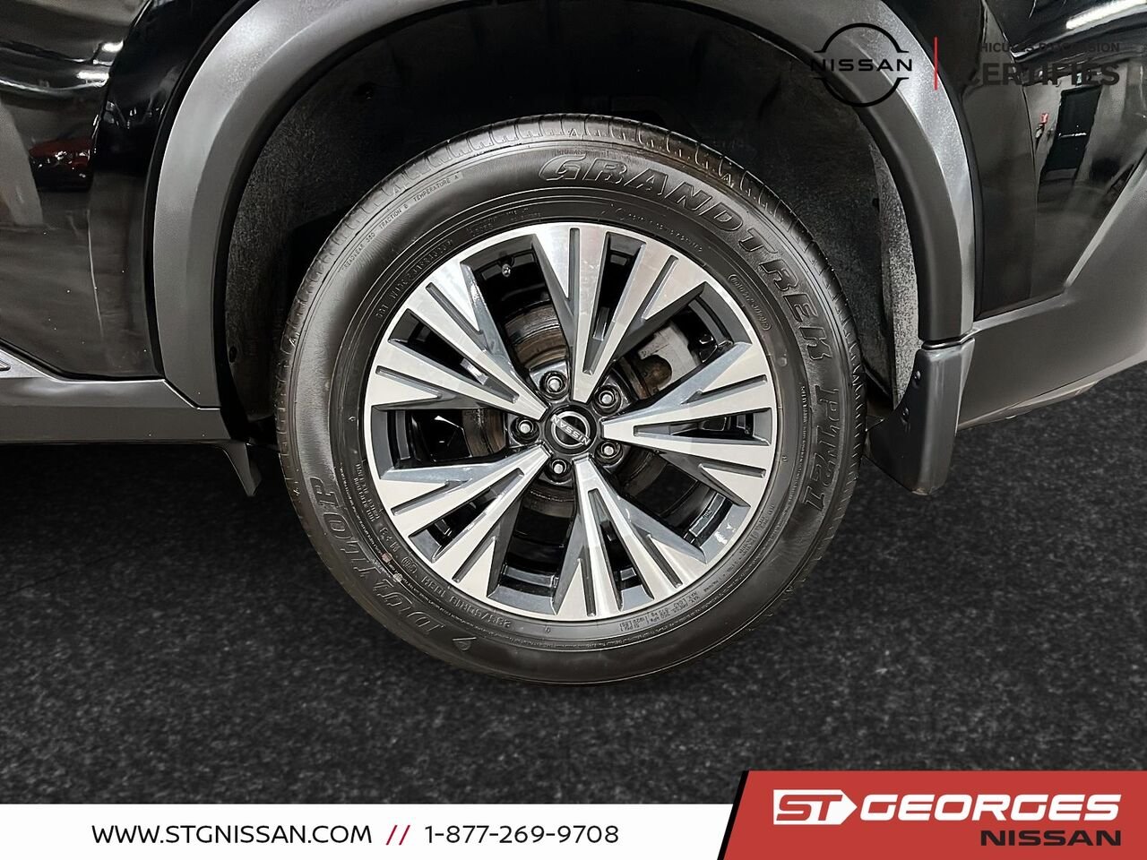 2023 Nissan Rogue Black Saint-Georges - photo #6