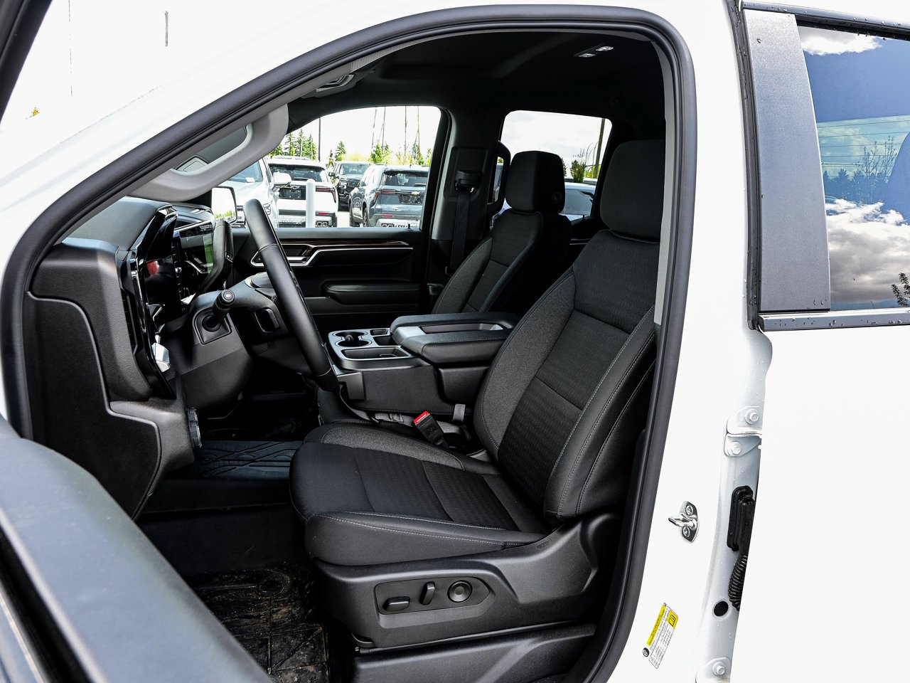2025 Chevrolet Silverado 1500 4WD Double Cab 147 RST White Sherwood Park - photo #14