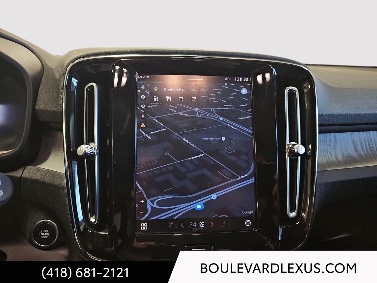 2024 Volvo XC40 Blue Quebec - photo #14