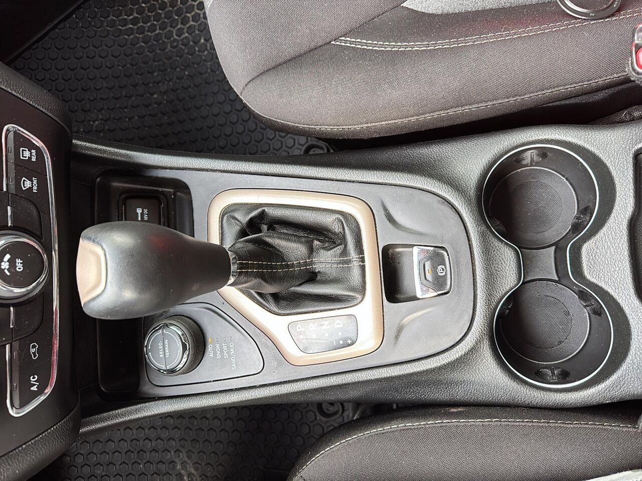 Jeep Cherokee 2014 Gris Rouyn-Noranda - photo #14