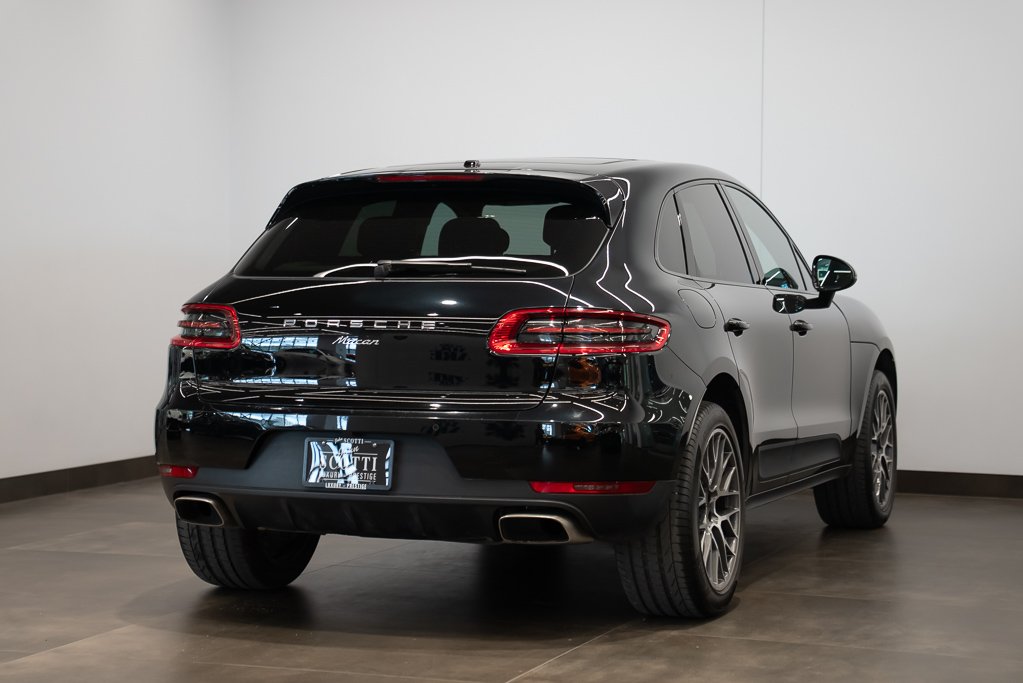 2018 Porsche Macan Sport \\ LOW KM Black Kirkland - photo #3