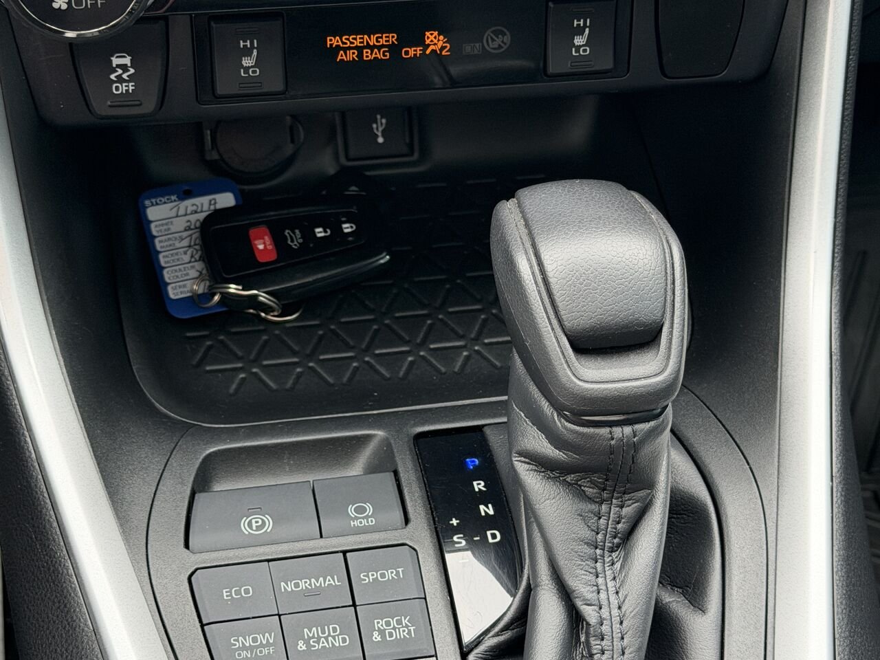 2020 Toyota RAV4 Blue Ste-Marie - photo #19