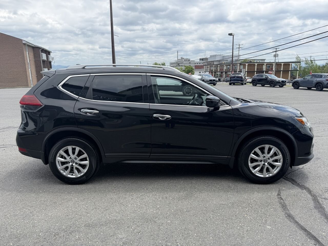 2019 Nissan Rogue Black Lac Mégantic - photo #5