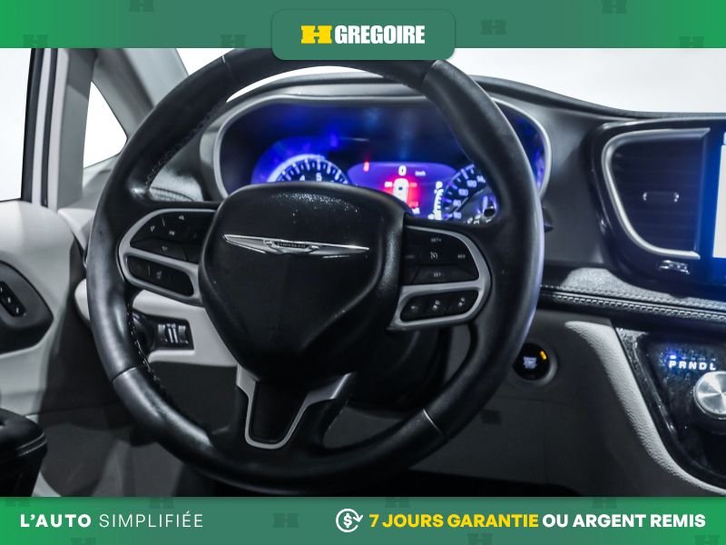 2023 Chrysler Pacifica White Blainville - photo #18