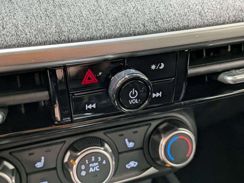 Nissan Kicks S FWD 2026 Bleu Val-David - photo #24
