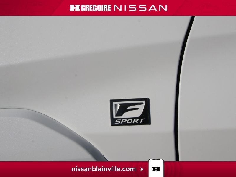 2023 Lexus UX White Saint-Eustache - photo #24