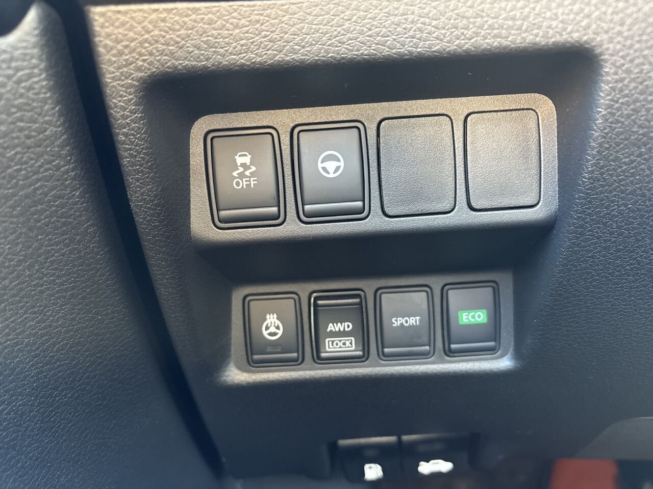 2021 Nissan Qashqai SV TI CVT Red Montmagny - photo #18