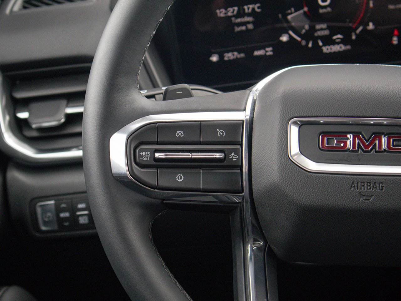 2026 GMC Terrain AWD 4dr Elevation White Sherwood Park - photo #20