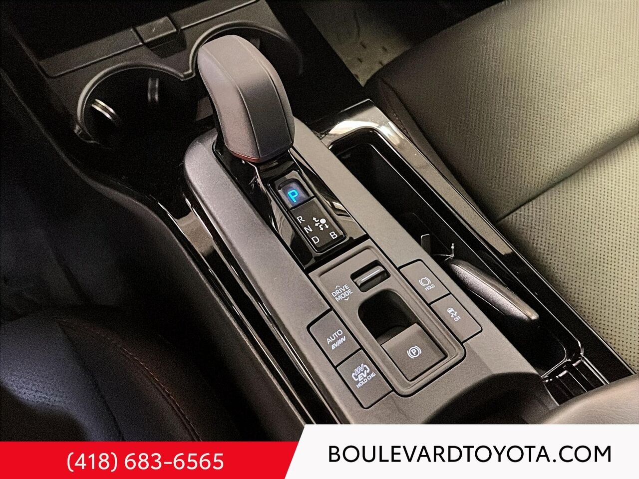 2025 Toyota Prius hybride branchable 99682A-100 | XSE White Québec - photo #16