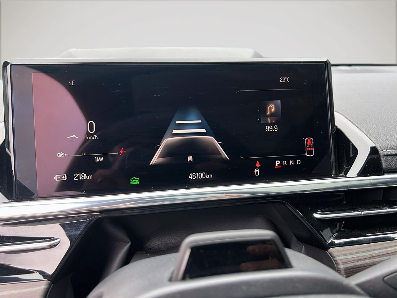 2025 GMC Sierra EV DENALI White Québec - photo #12