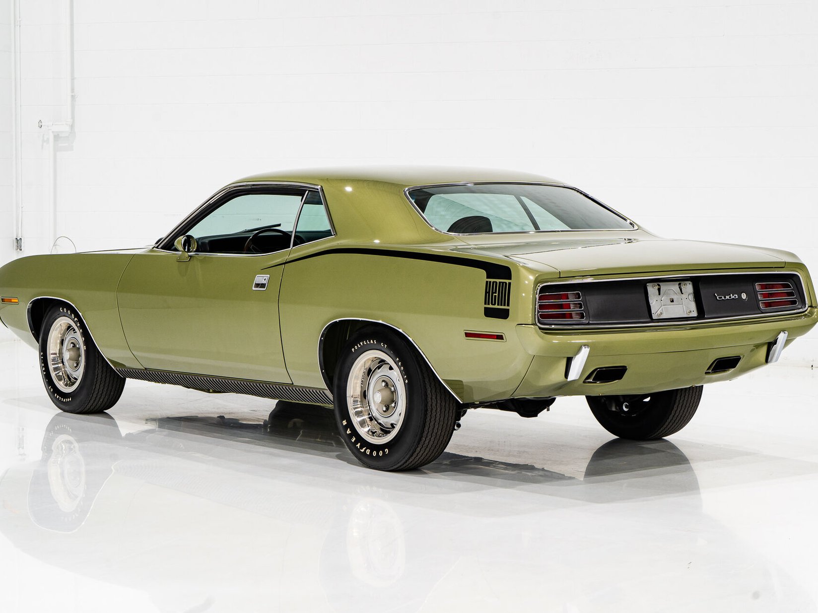 1970 Plymouth HEMI Cuda 1 de 3 Exemplaires Utilisés par la Division Course de Chrysler France **PRIX EN USD** Green Montreal - photo #23