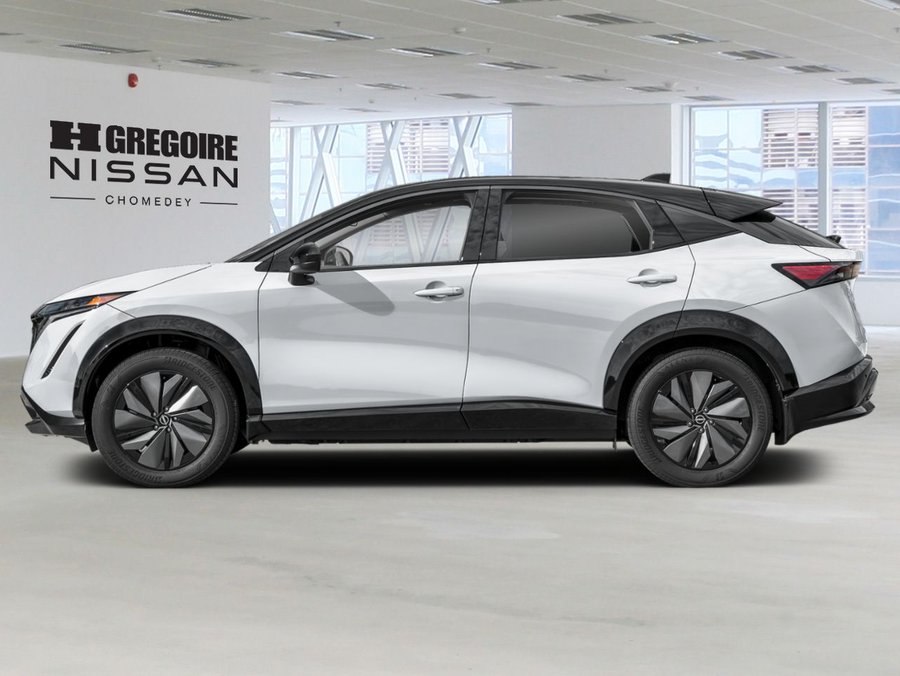 2026 Nissan ARIYA 2026 Everest White Pearl Tricoat/Black Diamond Pearl