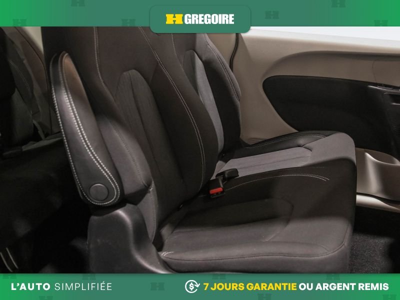 Chrysler Grand Caravan 2021 Noir Saint-Eustache - photo #25