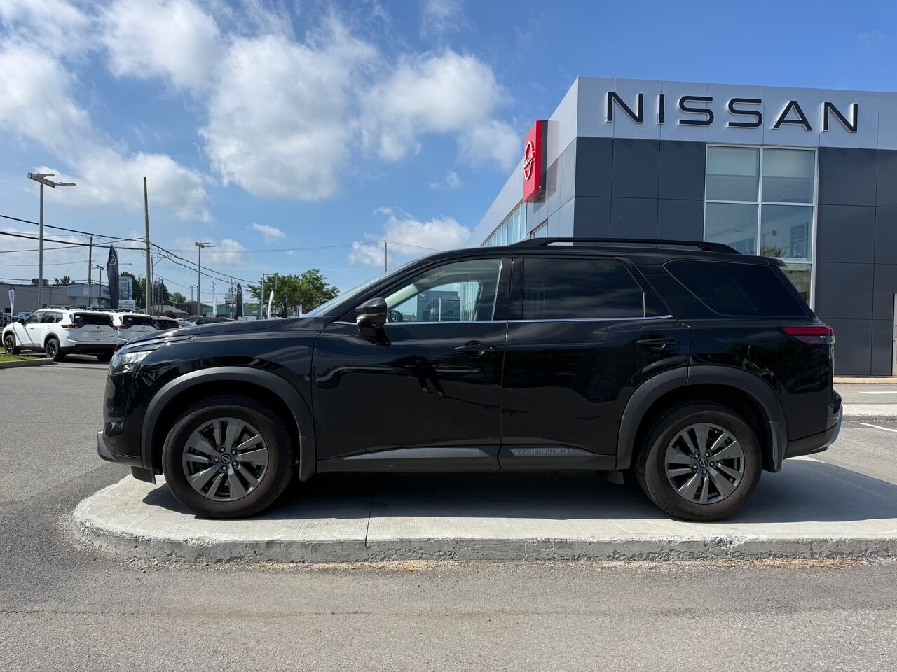 Nissan Pathfinder SV 4RM 2024 Noir Châteauguay - photo #1