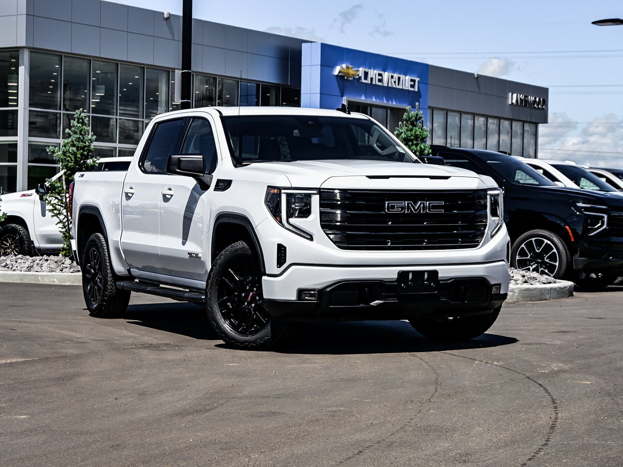 2025 GMC Sierra 1500 4WD Crew Cab 147 Elevation White Sherwood Park - photo #1
