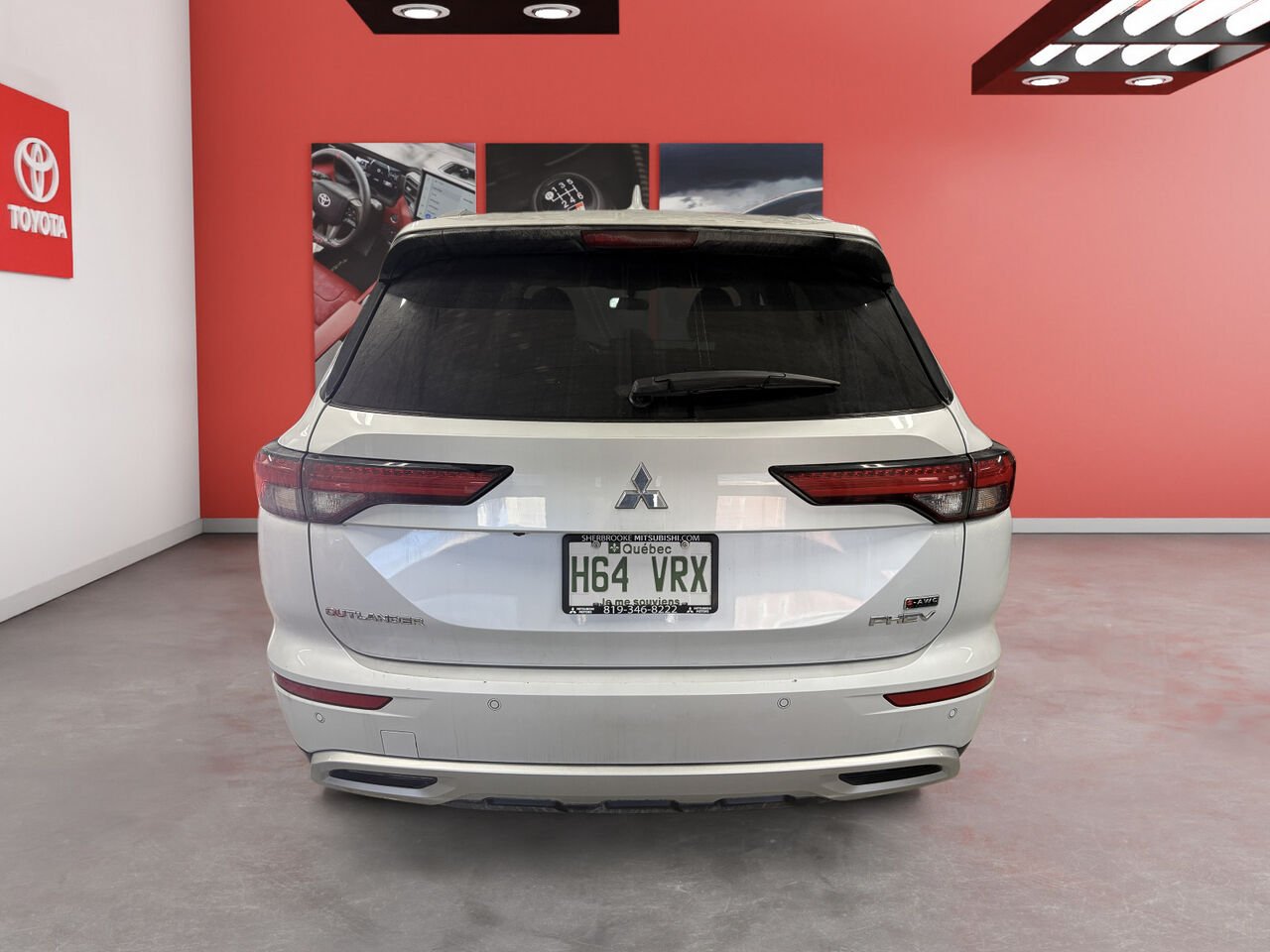2025 Mitsubishi Outlander Plug-In Hybrid JA4T5VA99SZ609752 White Sherbrooke - photo #4