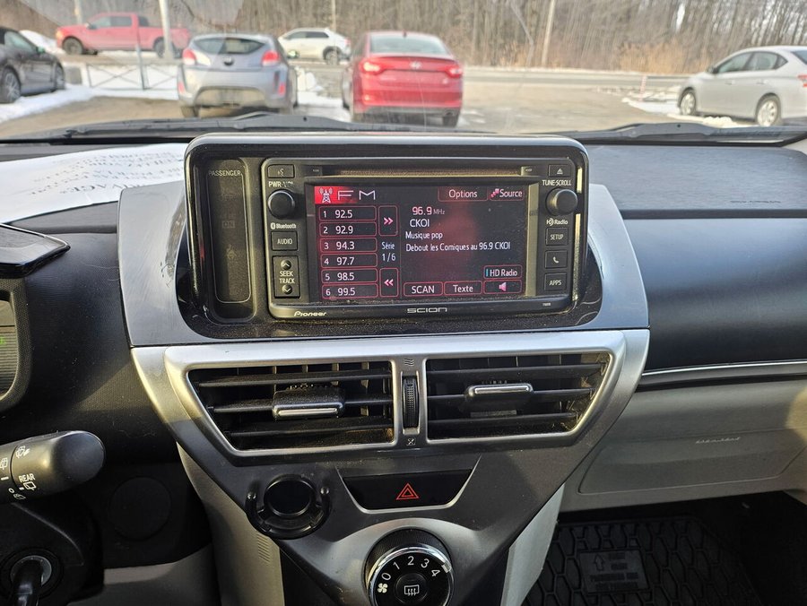 2014 Scion iQ Hayon 3 portes White